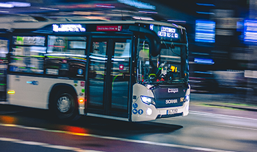 Linhas de ônibus de Curitiba circulam com diesel renovável fornecido pela Vibra