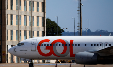 GOL, com apoio da Vibra, lança iniciativa para compensação pioneira de SAF no Brasil
