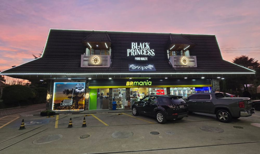 BR Mania inaugura loja conceito com a cerveja Black Princess na temporada de inverno em Campos do Jordão